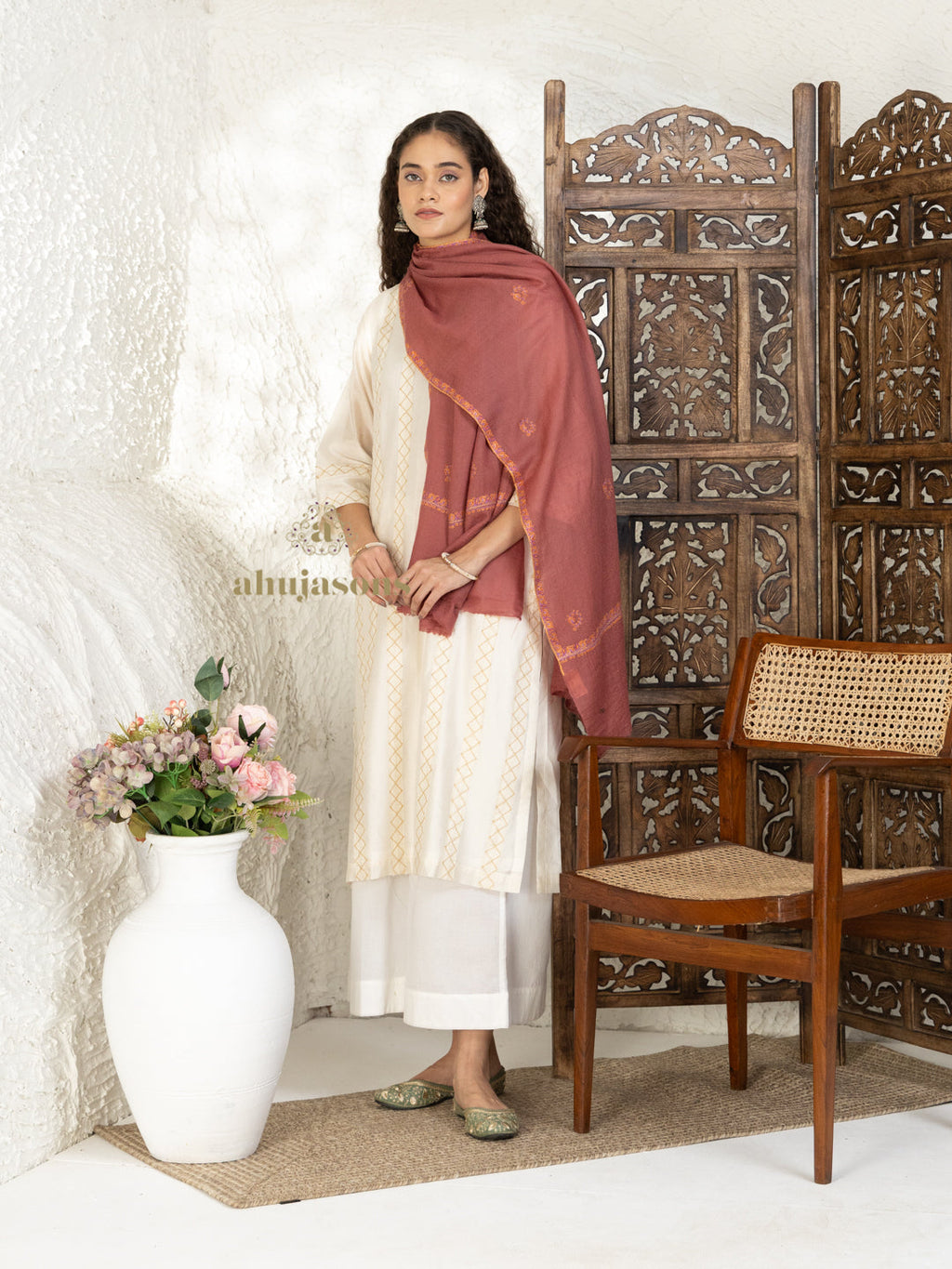 Dusty Rose Handloom Pure Pashmina Stole with intricate Booti Embroidery Stole detailing