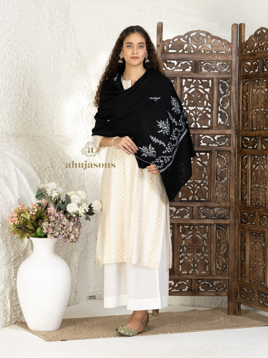 Black Handloom Pure Pashmina Stole — Palla And Booti Stole in elegant finish