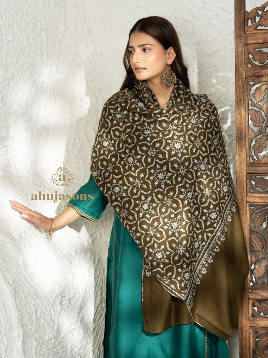 Brown Handloom Pure Pashmina Shawl rendered in Jaal