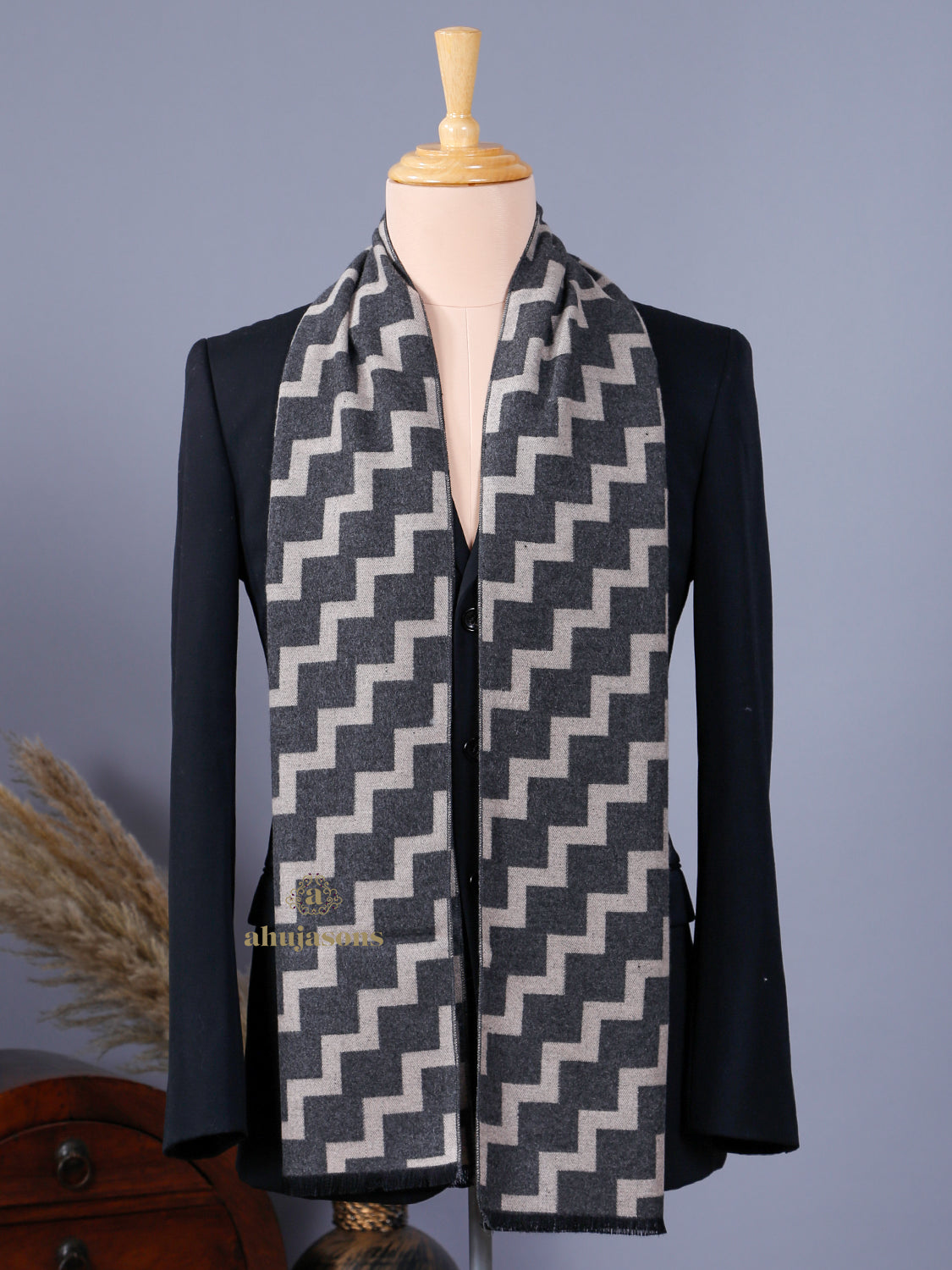 Beige & Grey Zigzag Muffler
