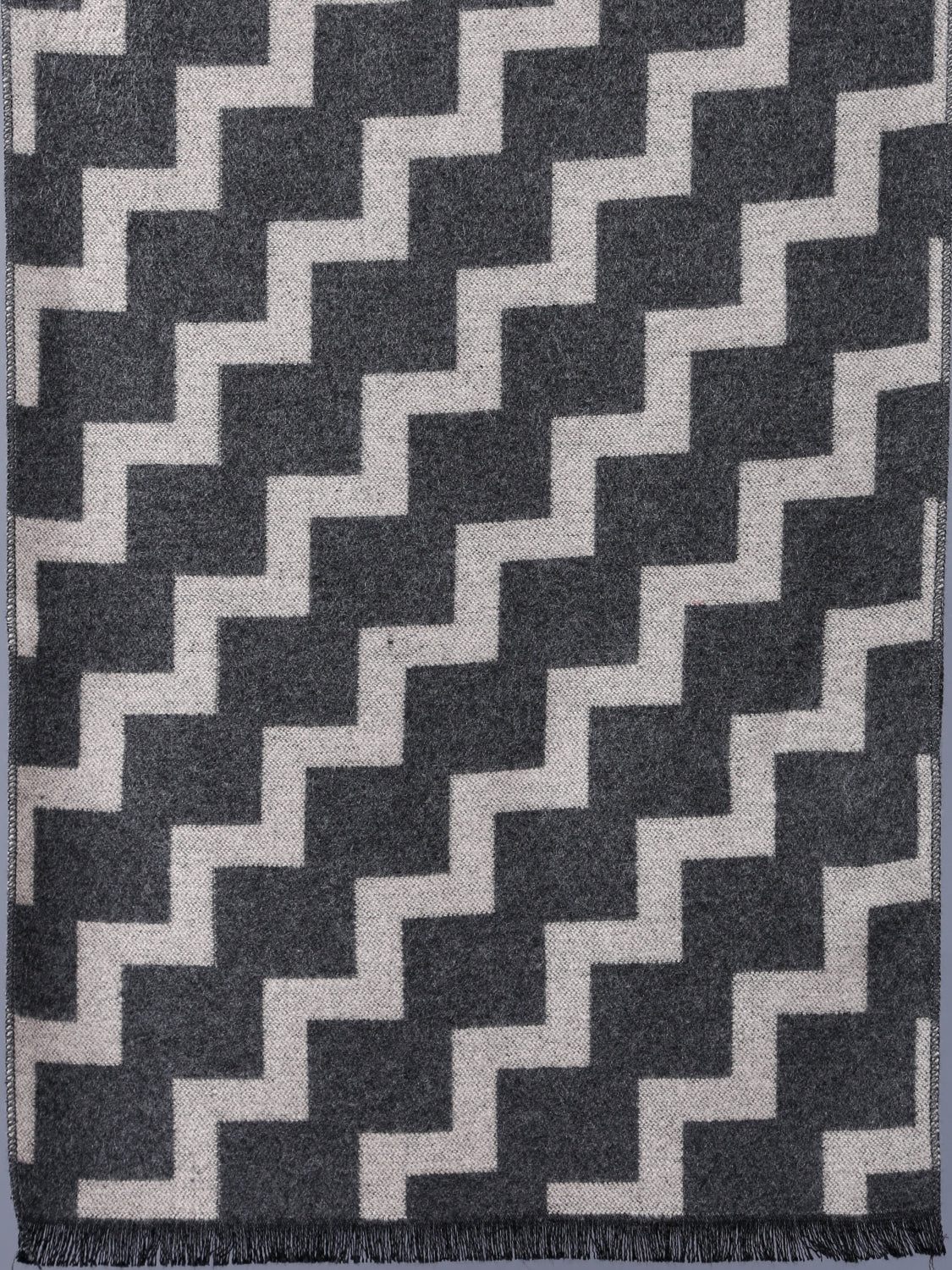 Beige & Grey Zigzag Muffler