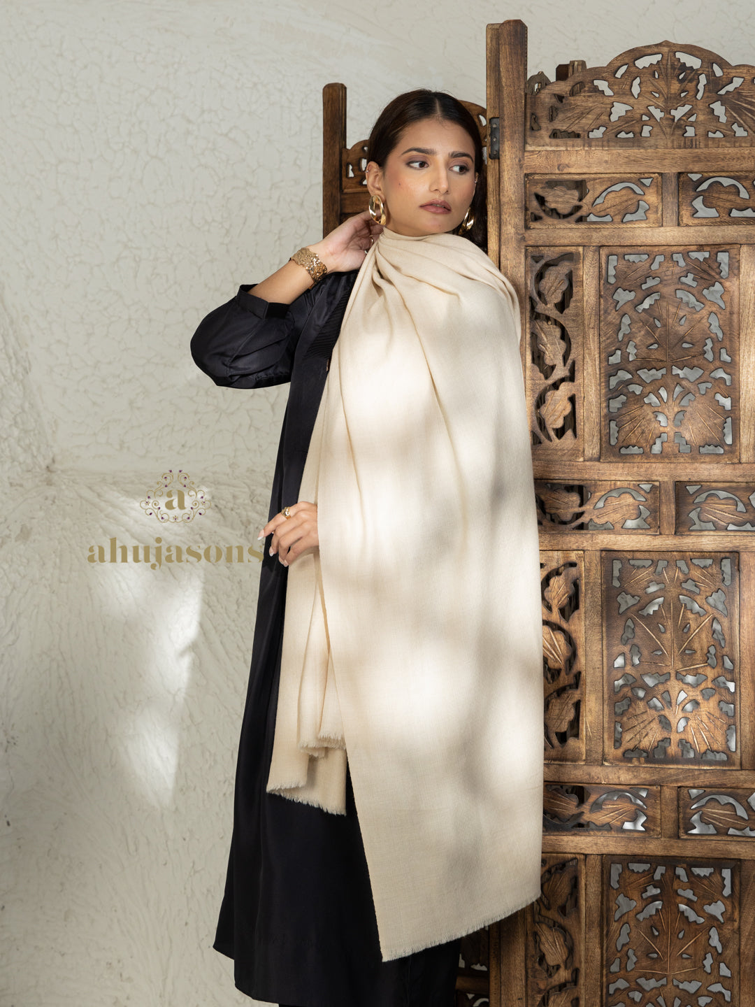 Beige Handloom Pure Pashmina Shawl showcasing masterful Solid