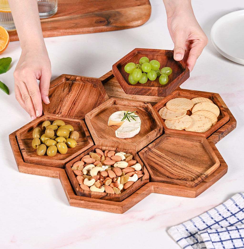Acacia Honeycomb Wooden Platter Set of 8 For Party 38x38cm