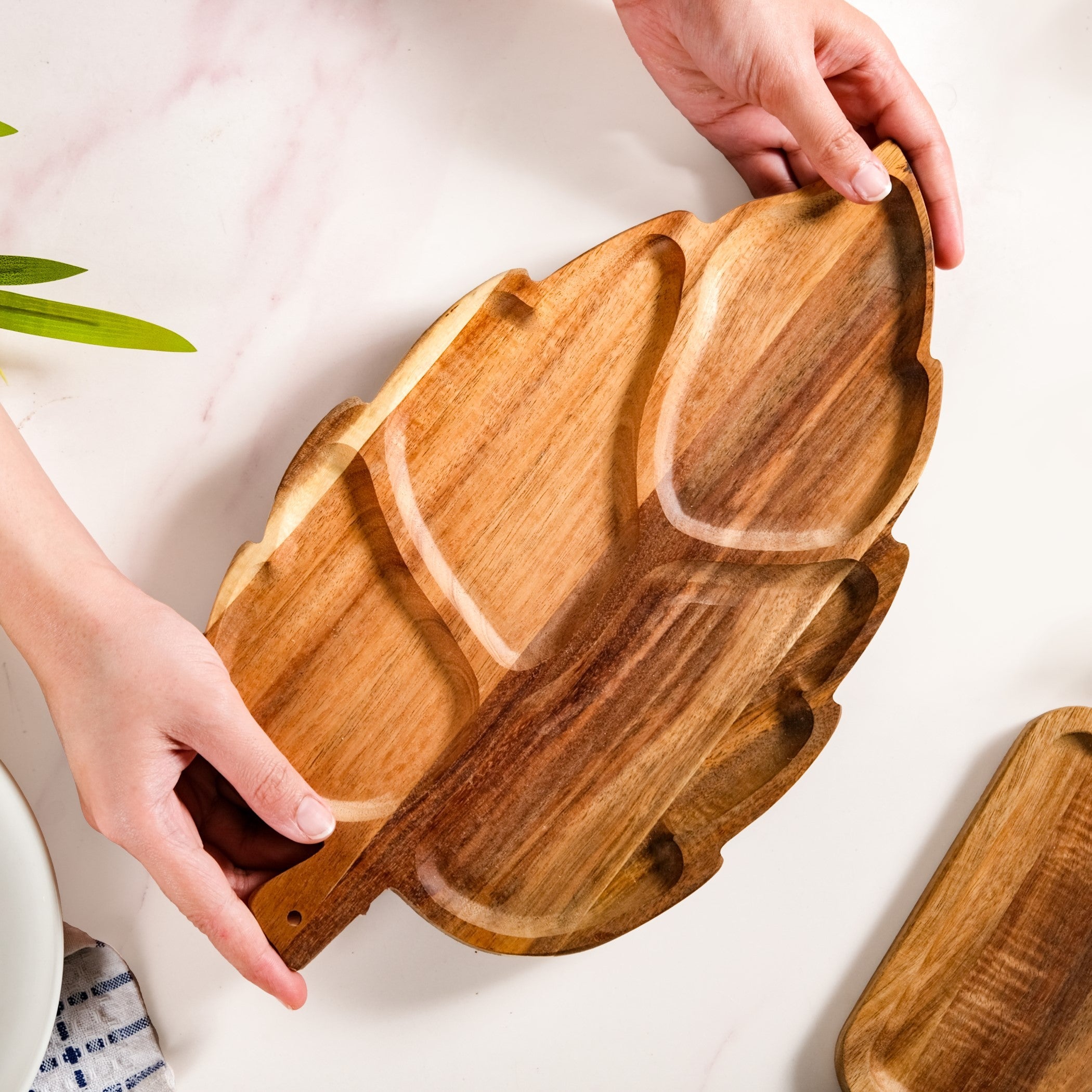 Sectioned Leaf Snack Platter Acacia Wood 12 Inch