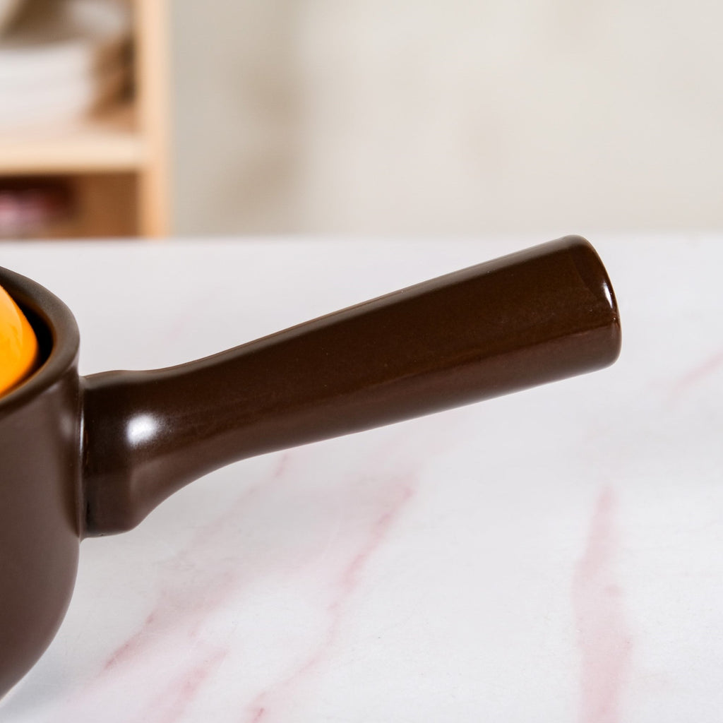 Amber Ceramic Sauce Pan With Handle And Lid 1000ml