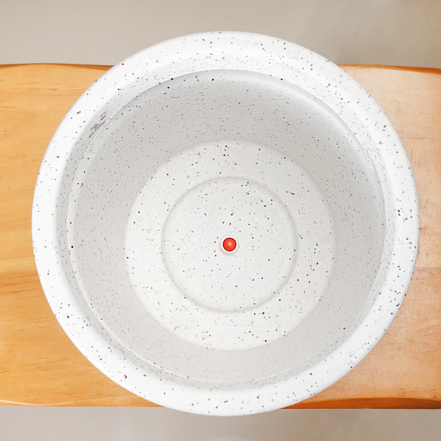 Planterra White Planter With Plate 10x9 Inch