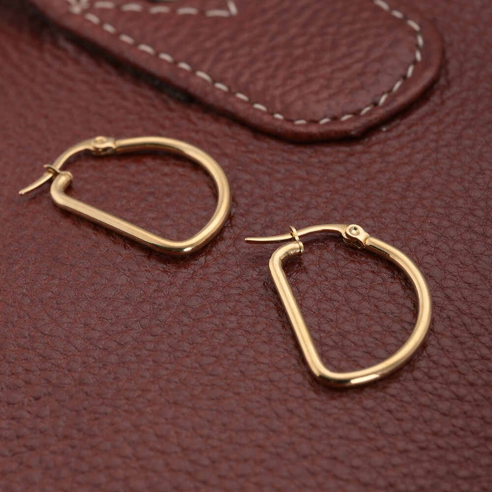 D-shaped Hoops