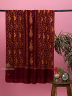Elegant Cashmina Shawl with Jaal Pattern in Maroon