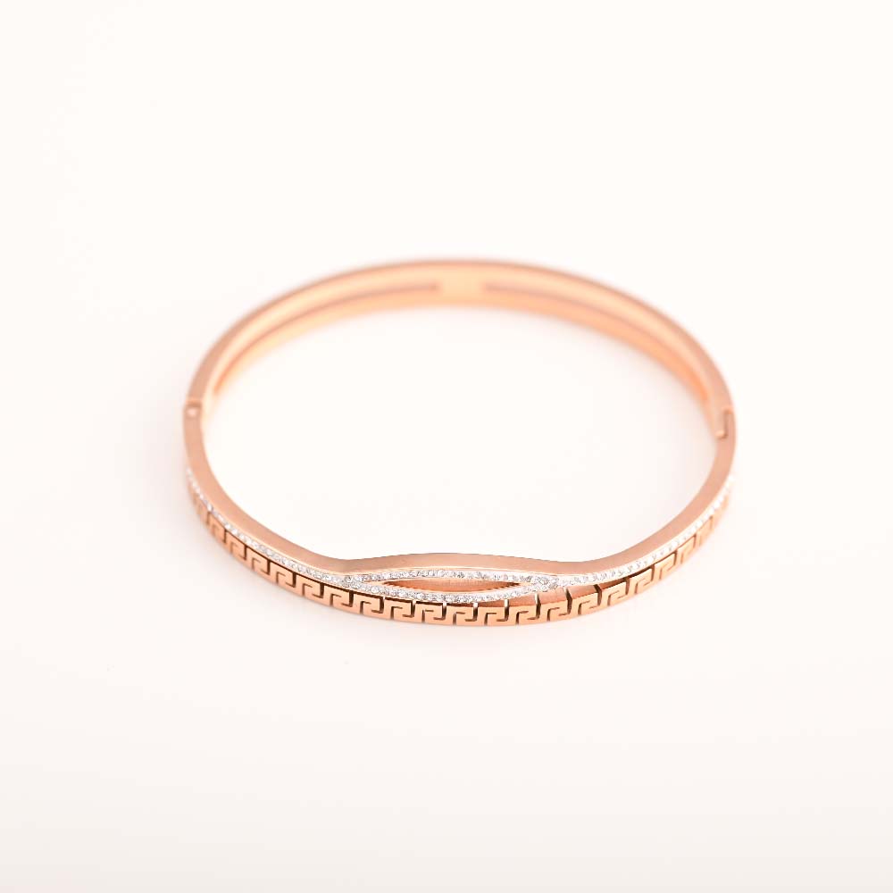 Multi Stone Q Clasp Bracelet