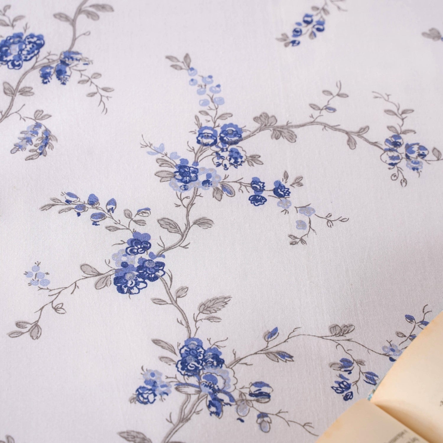 Pure Cotton Floral Bedding Set Blue 180 TC King Size 275x275 cm