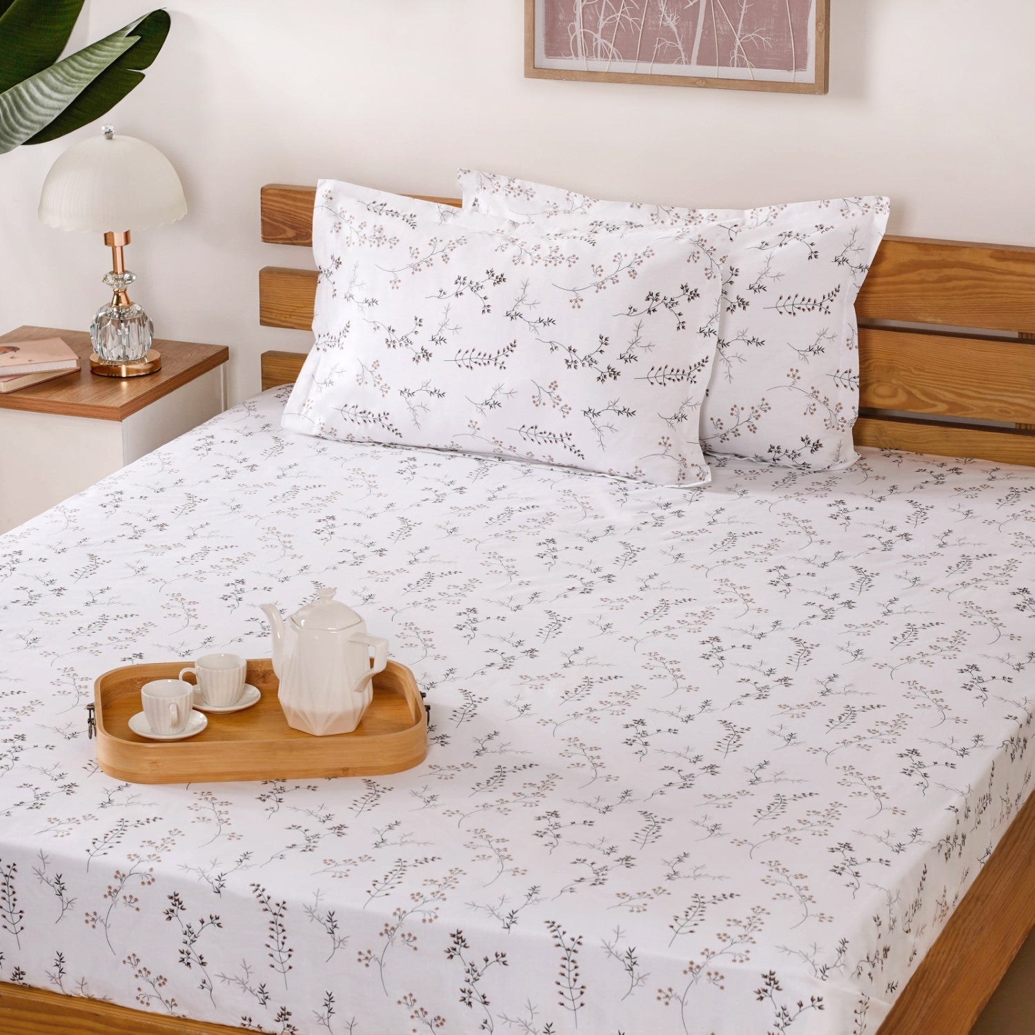 Pure Cotton Floral Bedsheet And 2 Pillowcase Set 180TC King Size 275x275 cm