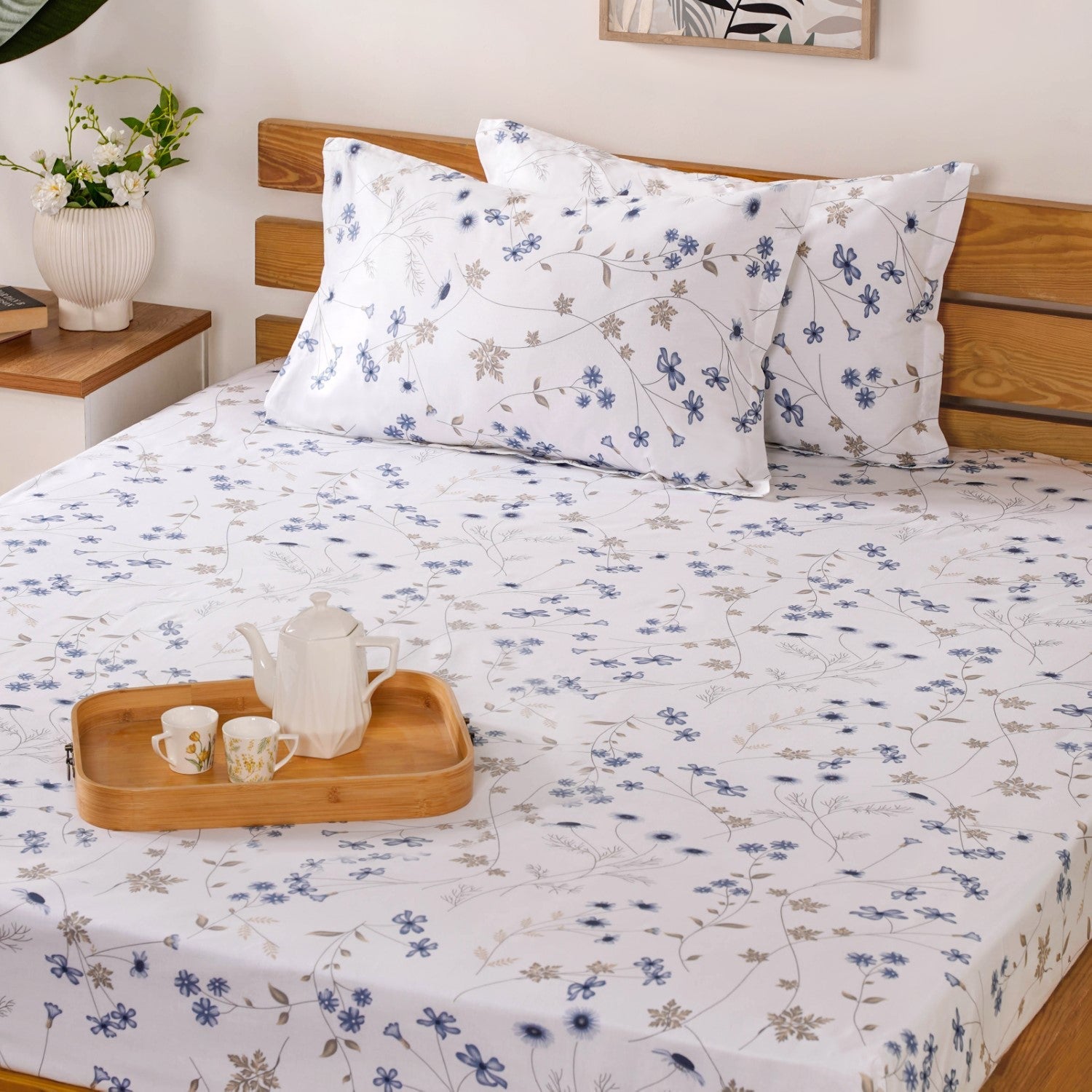 Pure Cotton 180 TC Printed Bedsheet And Pillowcase Set King Size Blue 275x275 cm