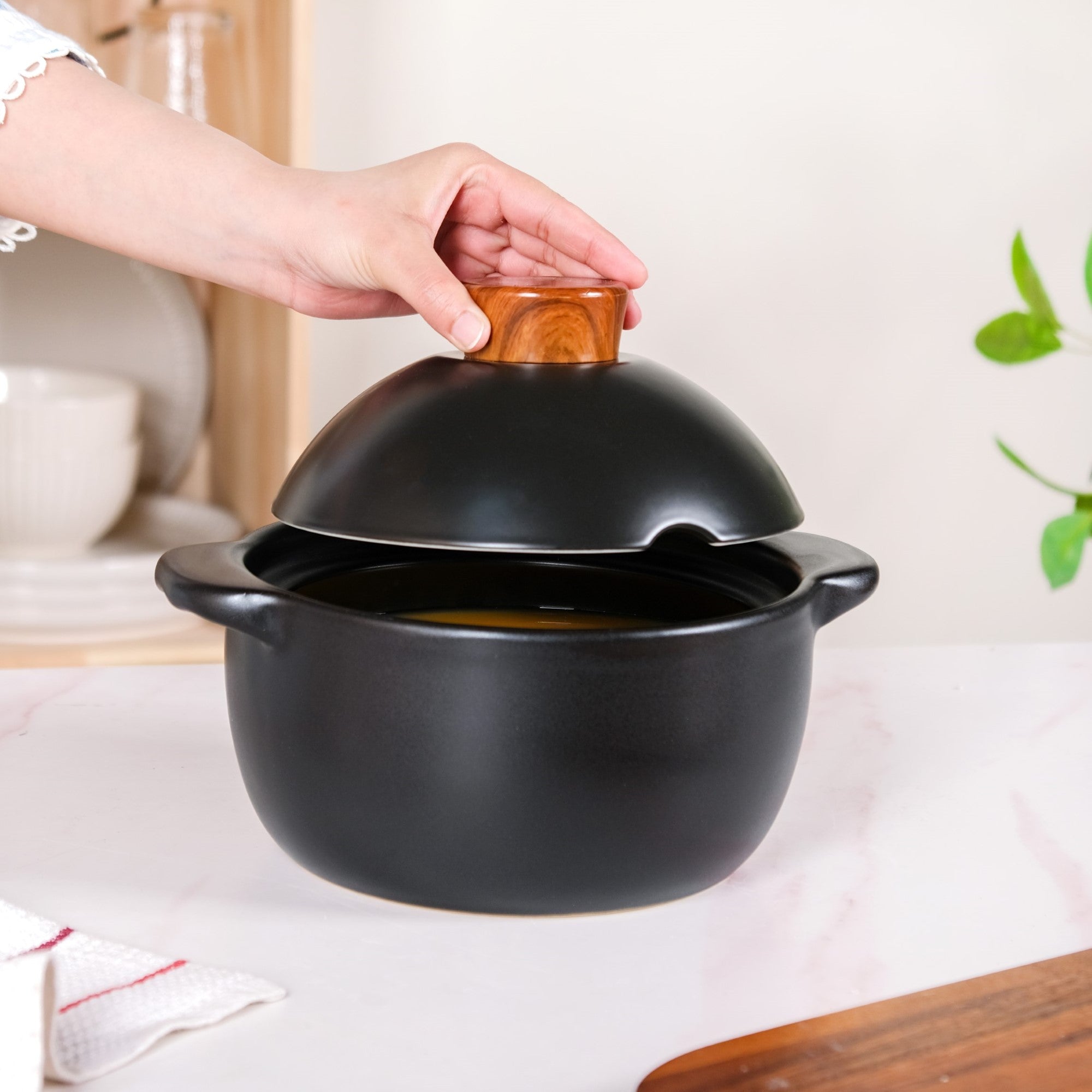 Maison Black Ceramic Clay Pot For Cooking 2200ml