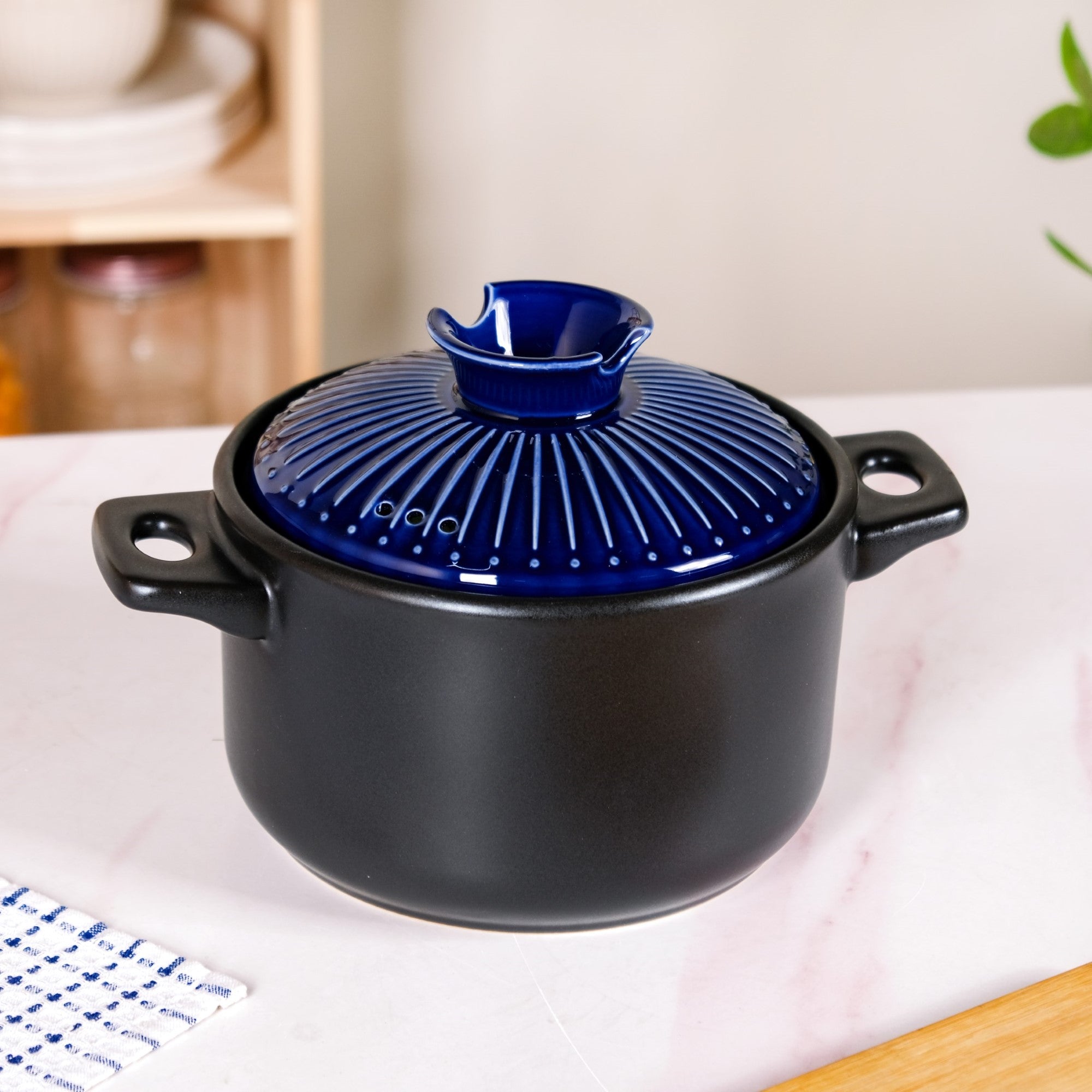 Lumea Ceramic Cooking Pot With Deep Blue Lid 2600ml