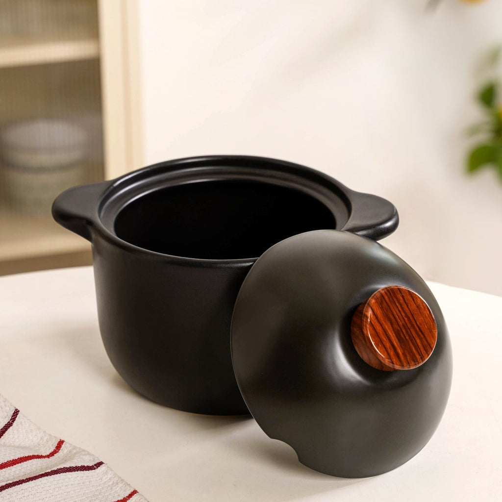 Maison Black Ceramic Cooking Pot With Lid 3700ml