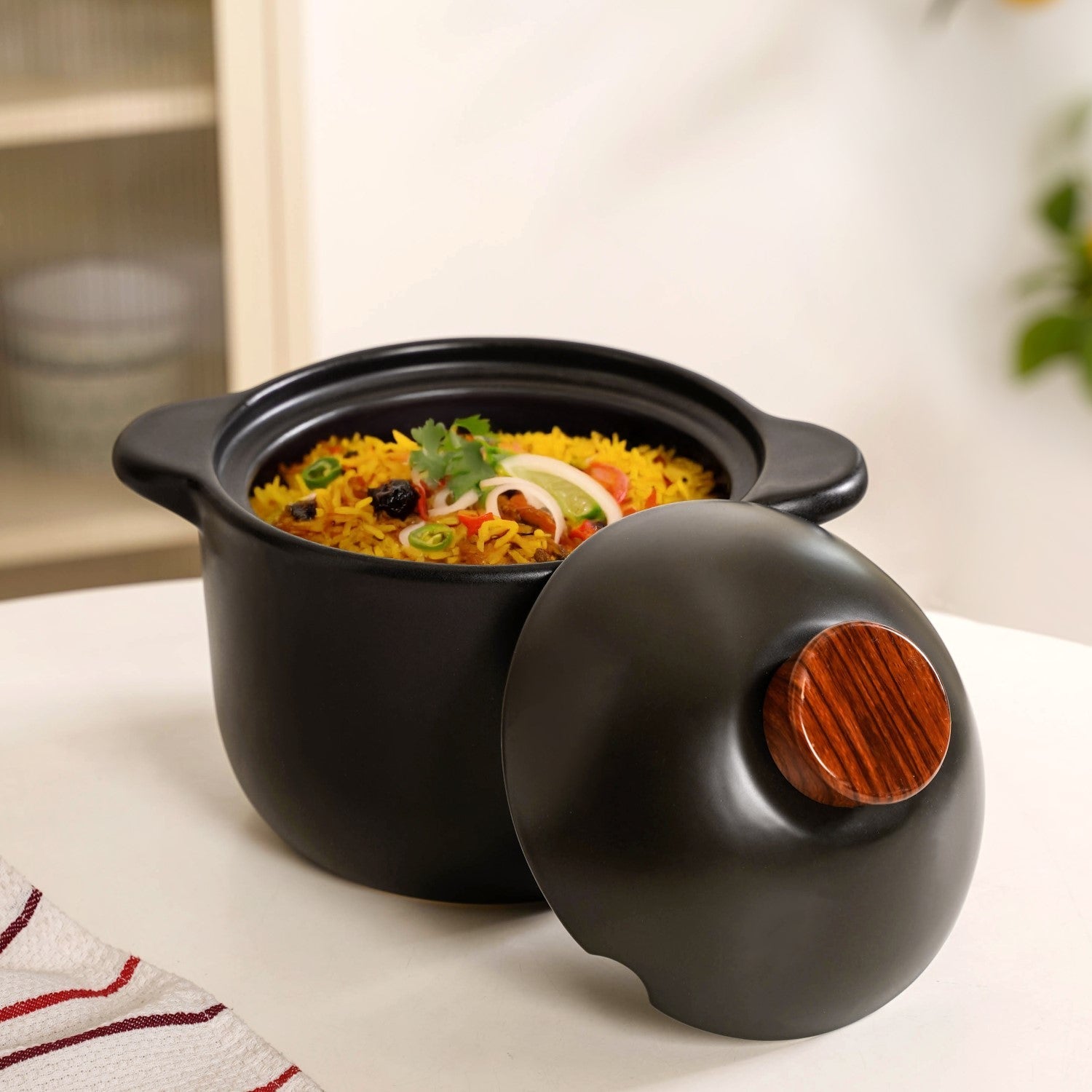 Maison Black Ceramic Cooking Pot With Lid 3700ml