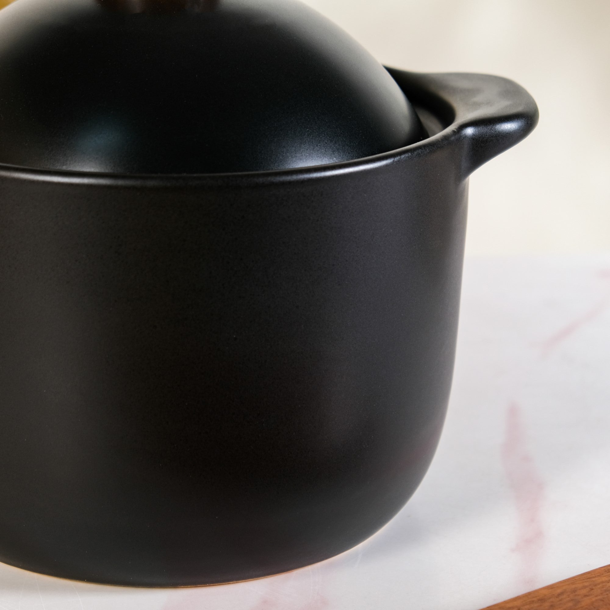 Maison Black Glazed Cooking Pot With Lid 5800ml