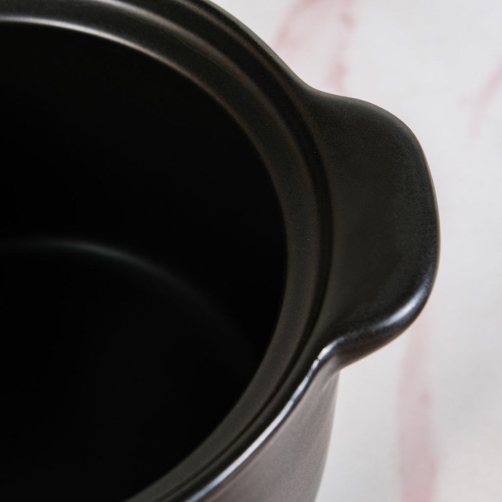 Maison Black Glazed Cooking Pot With Lid 5800ml