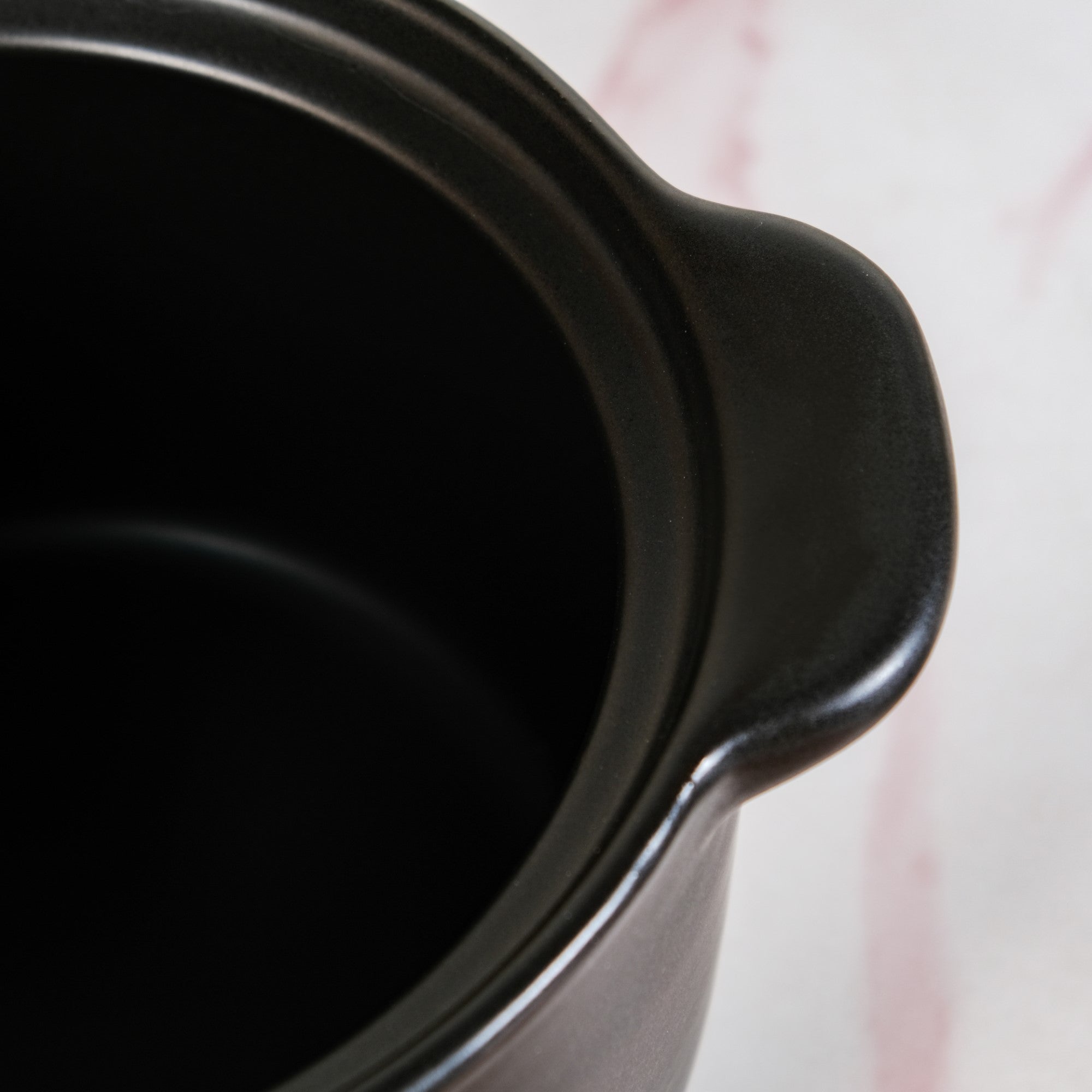 Maison Black Glazed Cooking Pot With Lid 5800ml