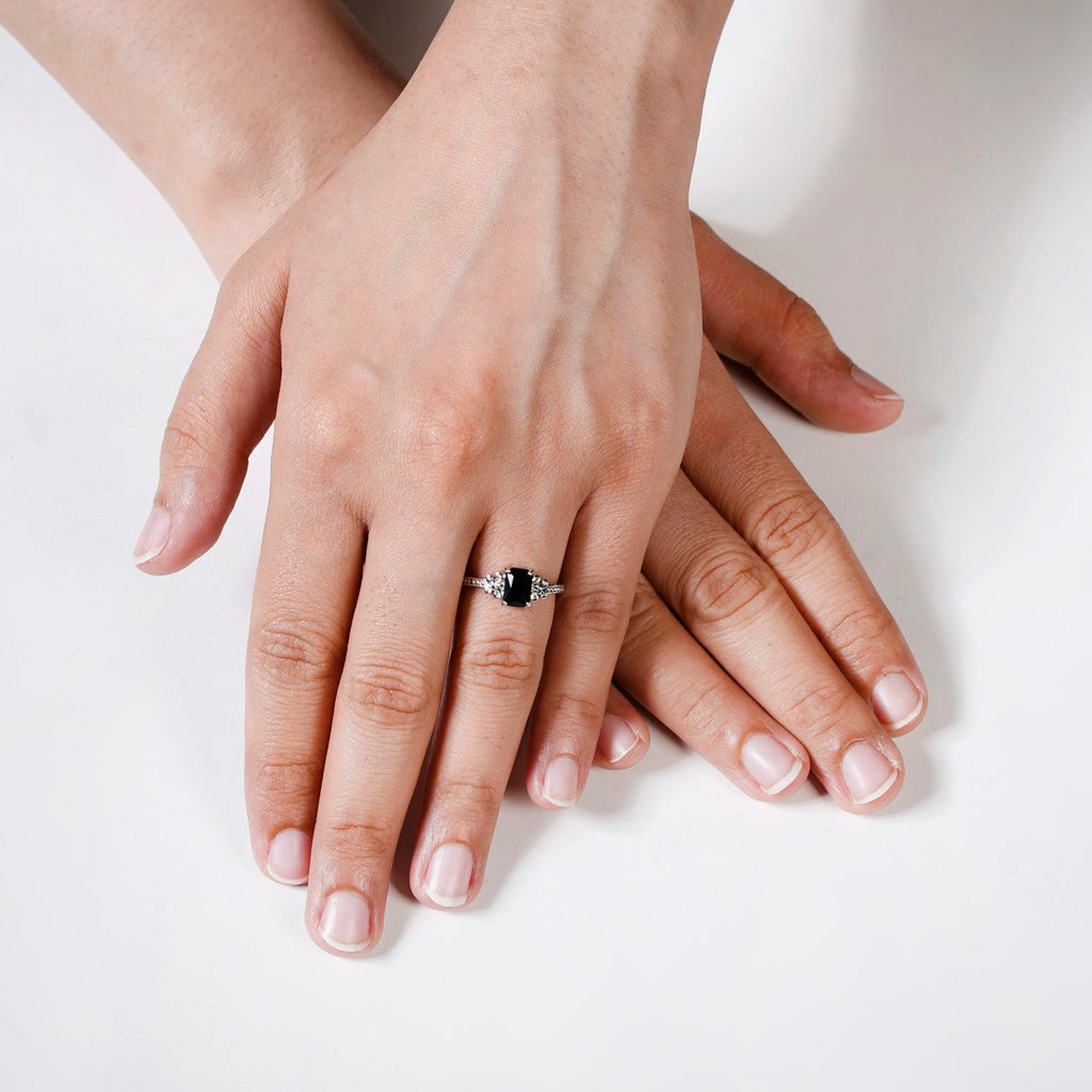 Black Stone Flutter Ring Silver