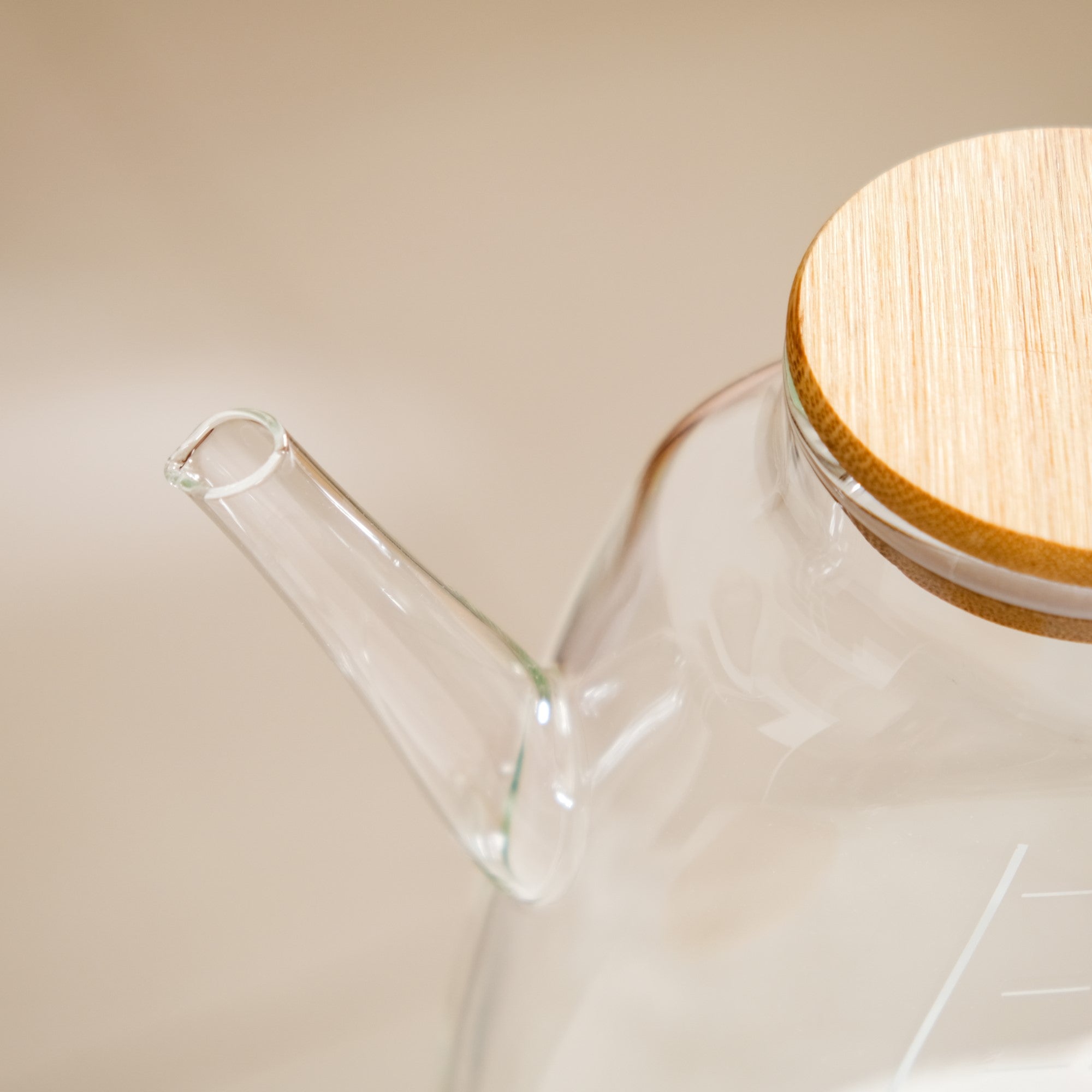 Curved Borosilicate Glass Oil Pot With Measurement Markings 1000ml