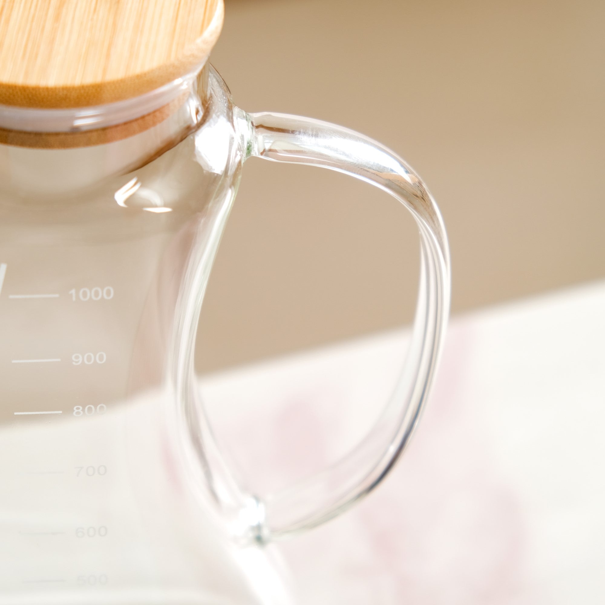 Curved Borosilicate Glass Oil Pot With Measurement Markings 1000ml