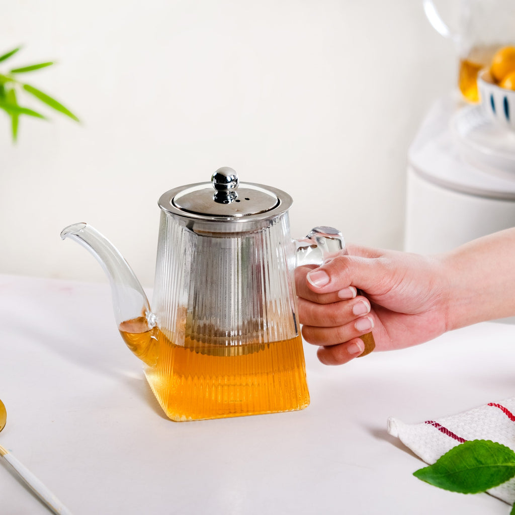 Fluted Glass Kettle With Wooden Handle 700ml
