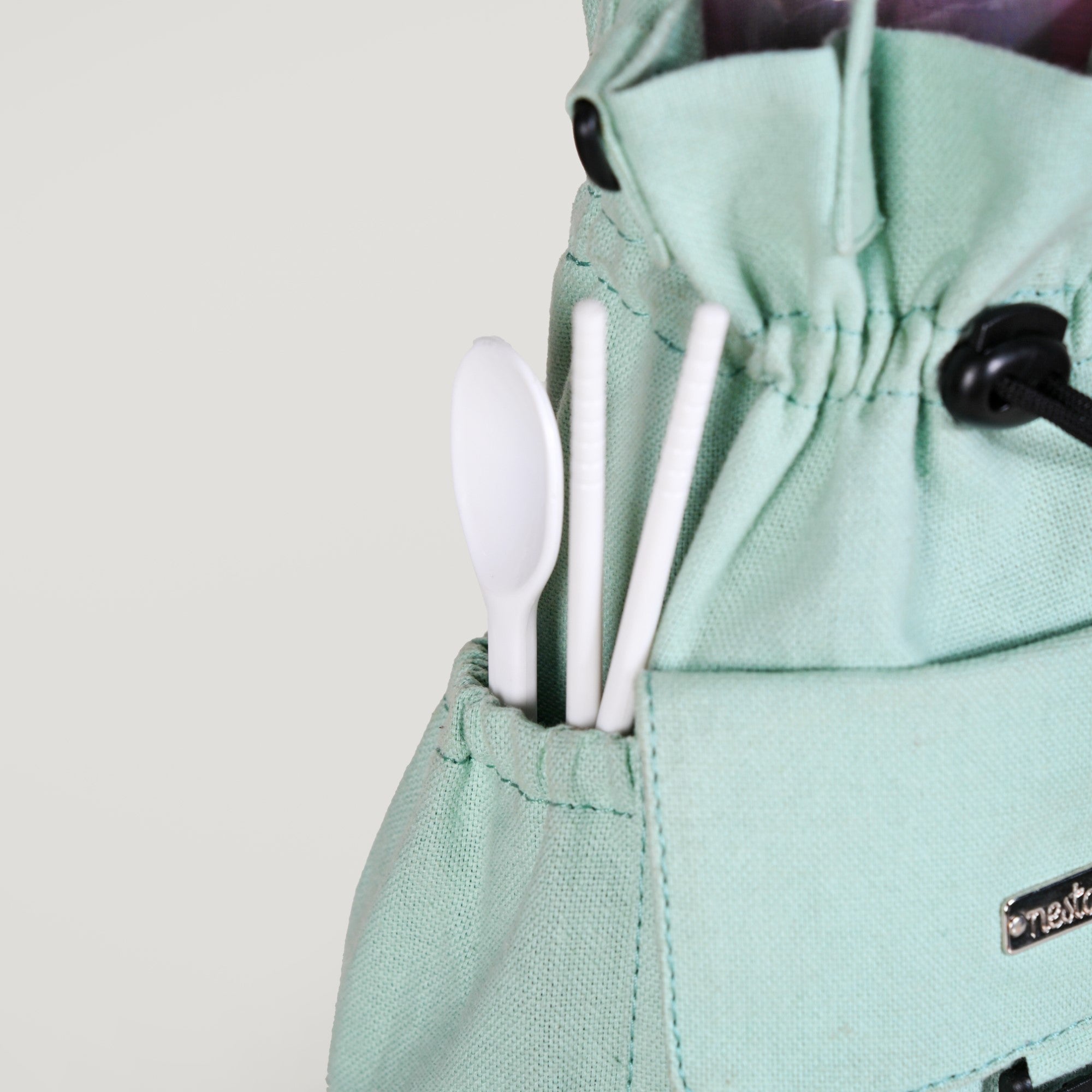 Chic Mint Drawstring Bottle Holder