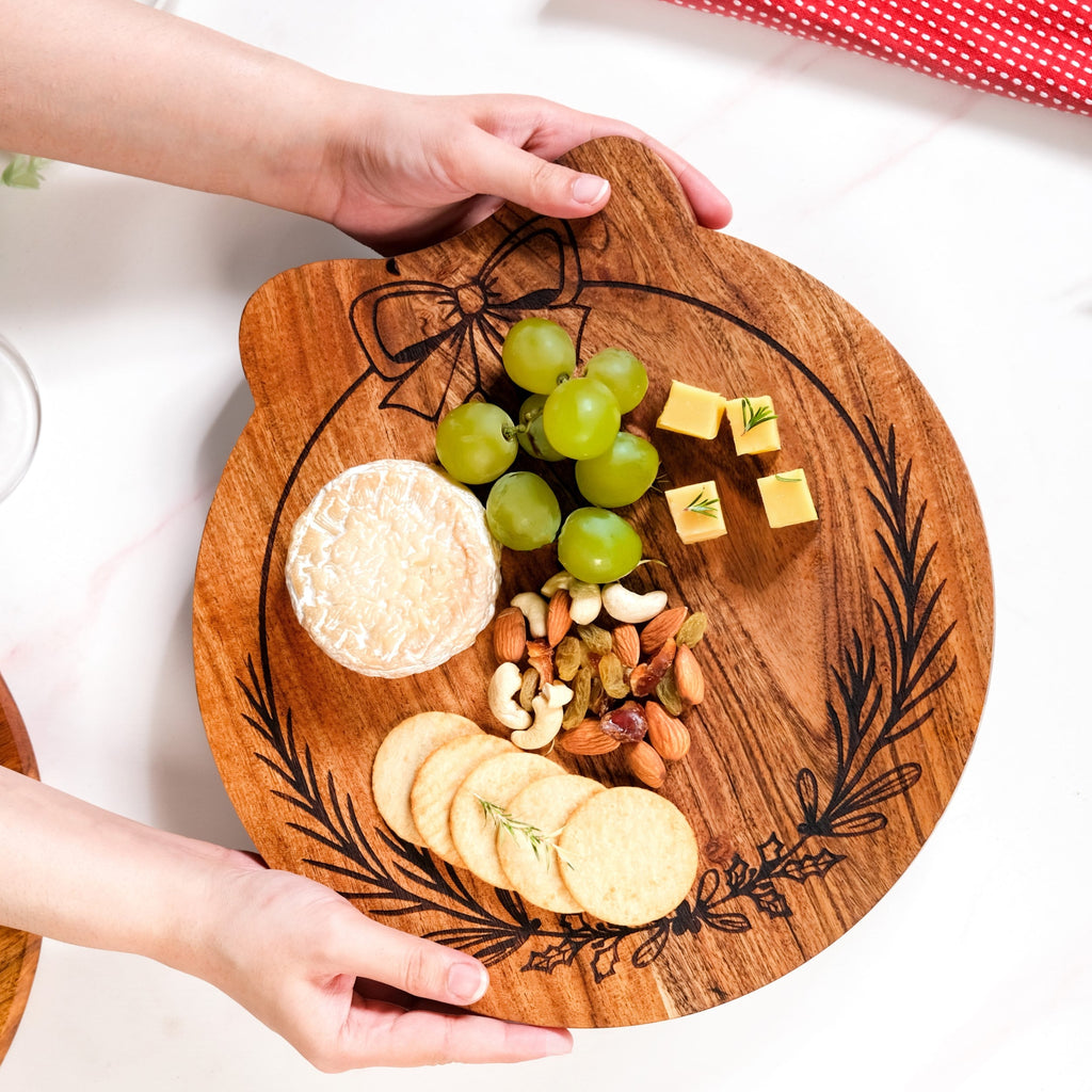 Christmas Wreath Acacia Serving Platter 30x29cm