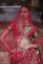 Classic Red Veil | MURAQQA