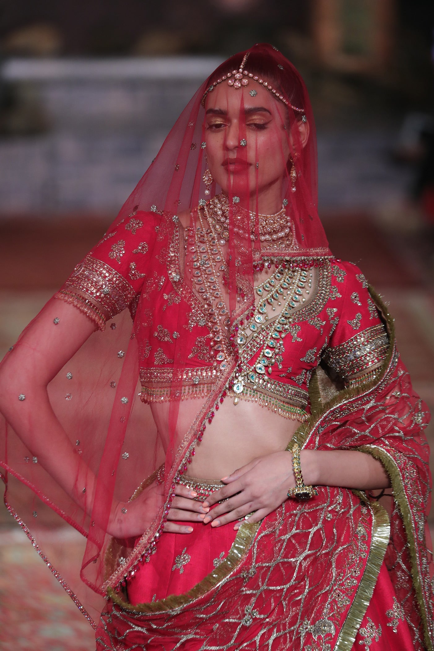 Classic Red Veil | MURAQQA