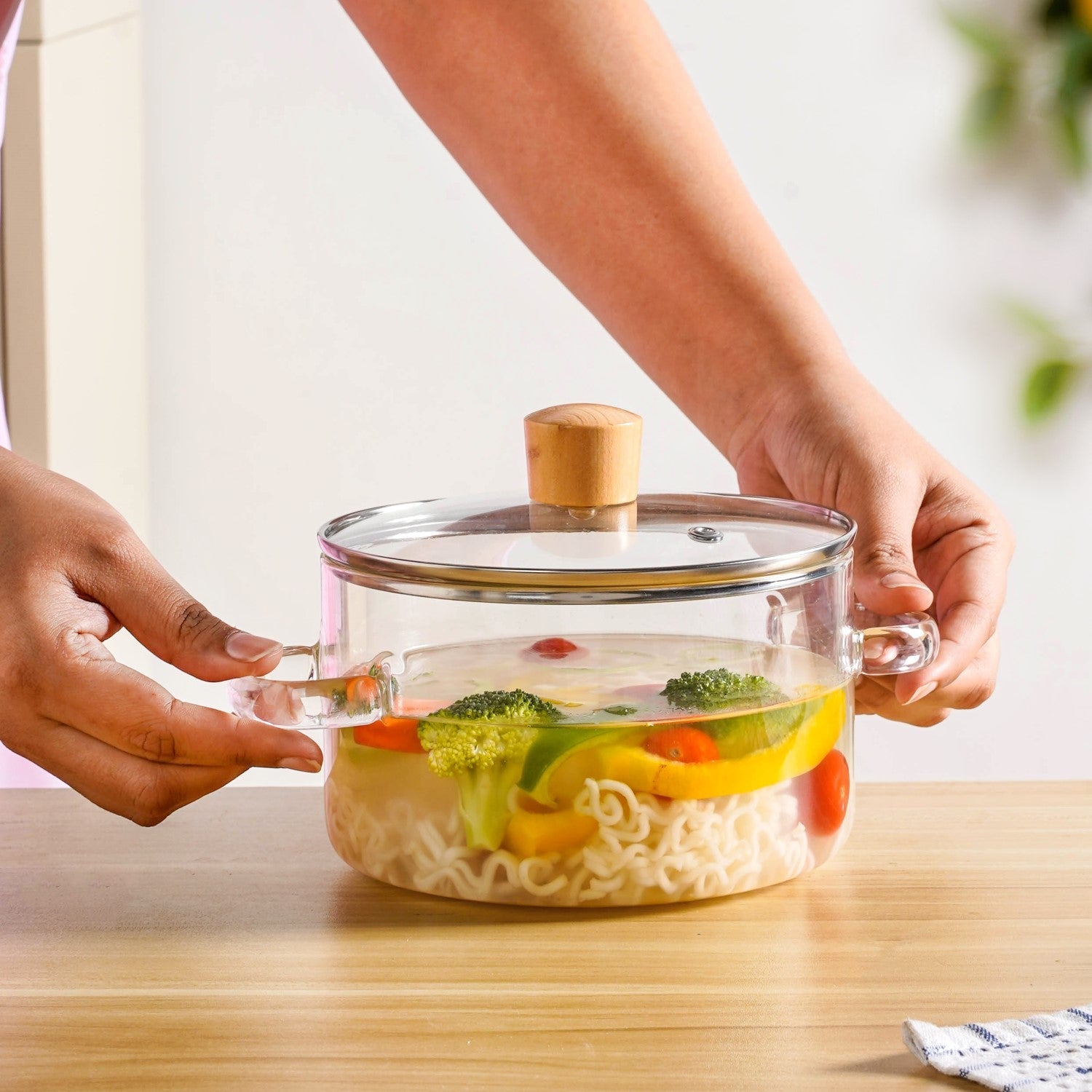 Clear Borosilicate Glass Cooking Pot With Lid 1800ml