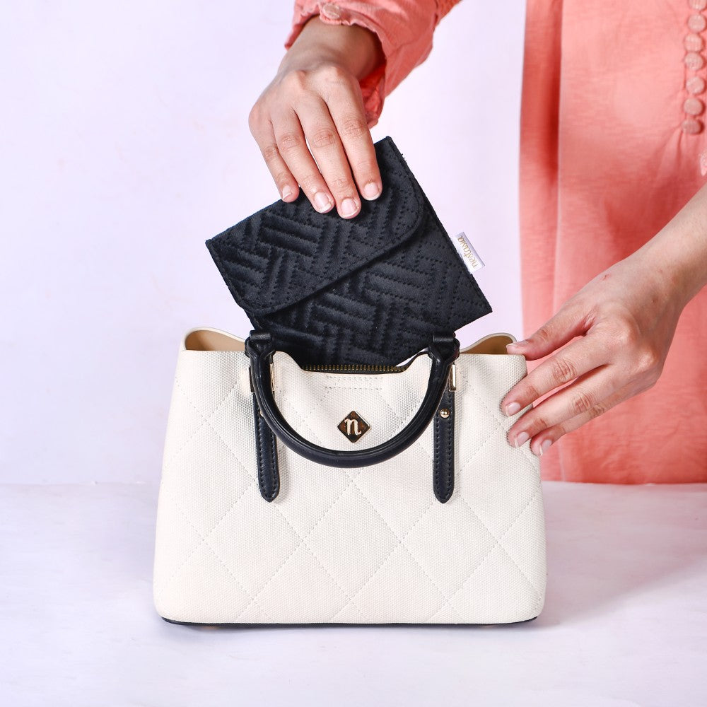 Compact Velvet Sanitary Napkin Pouch Set Of 4