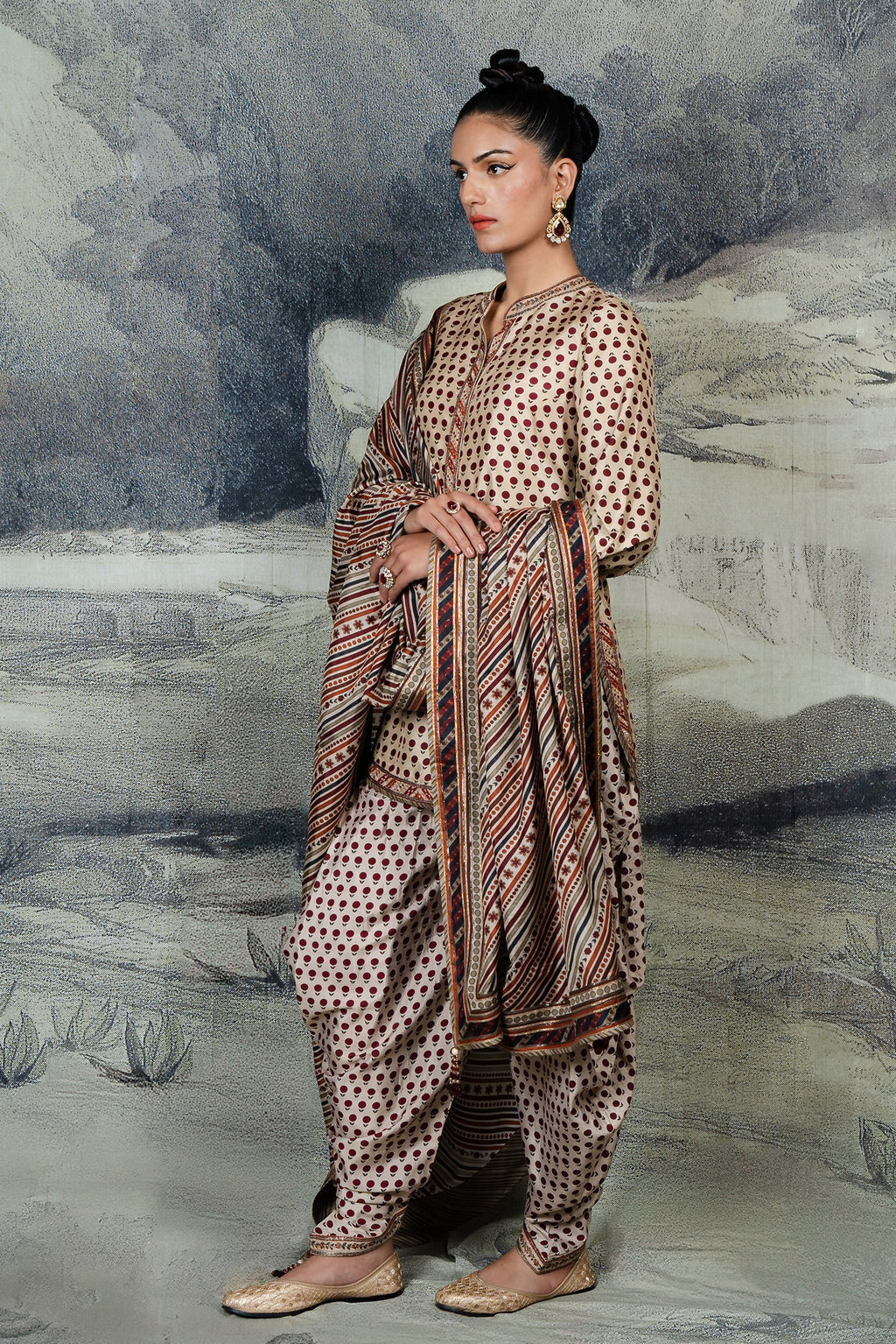 Crème Ivory - Red Tunic Set | BARODA