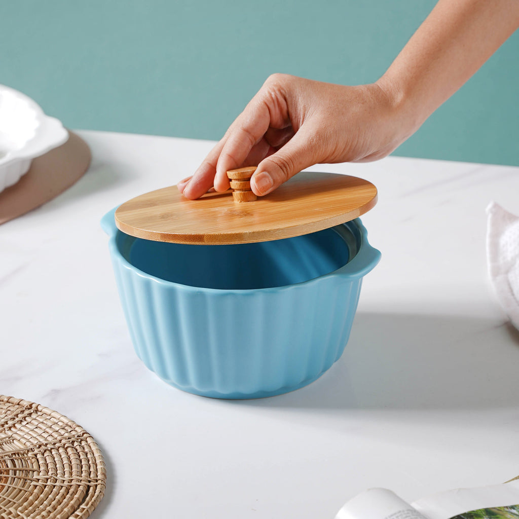 Bliss Blue Scalloped Pot With Lid 8 Inch