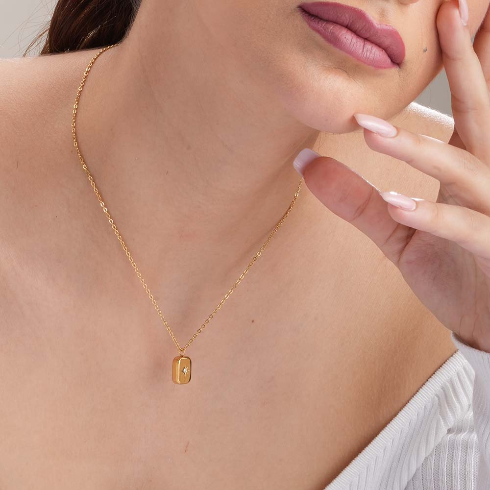 Classic Floral Necklace