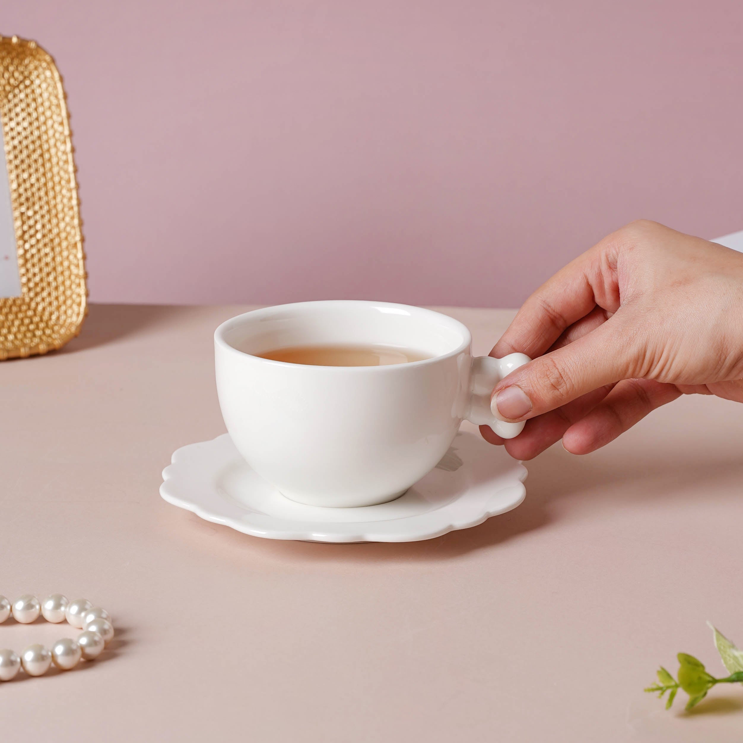 Riona Flower Cup And Plate Set White