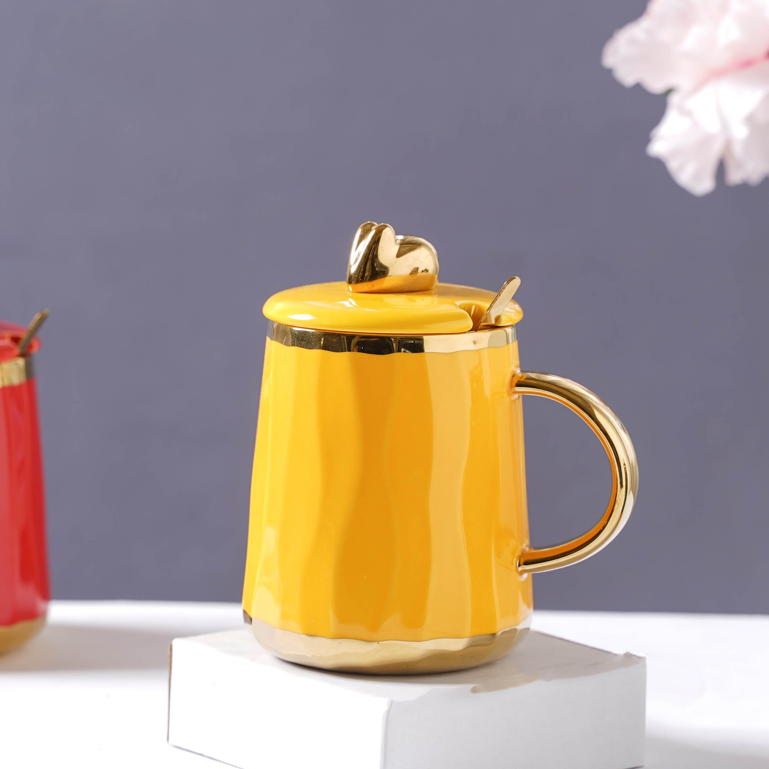 Mug With Gold Detail