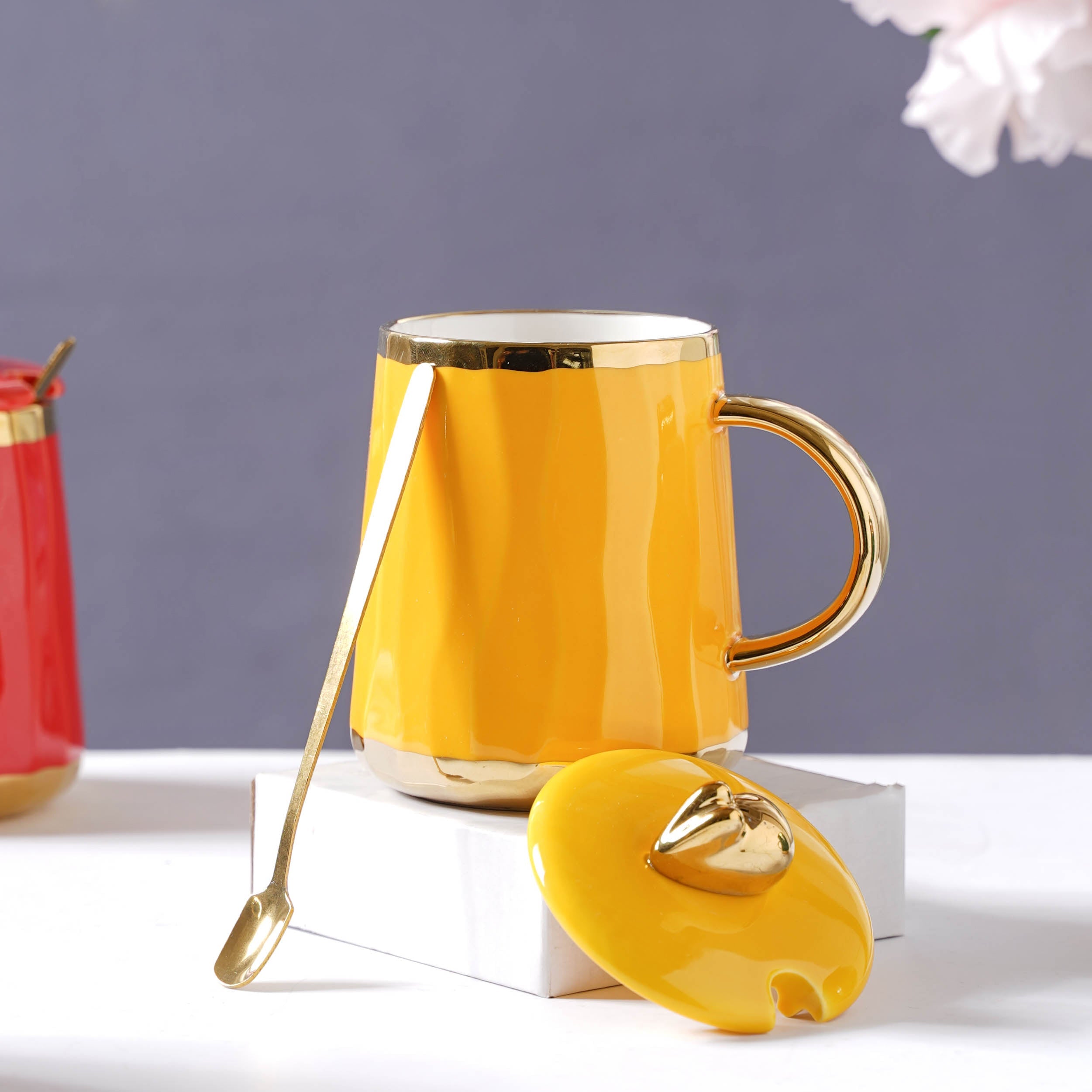 Mug With Gold Detail