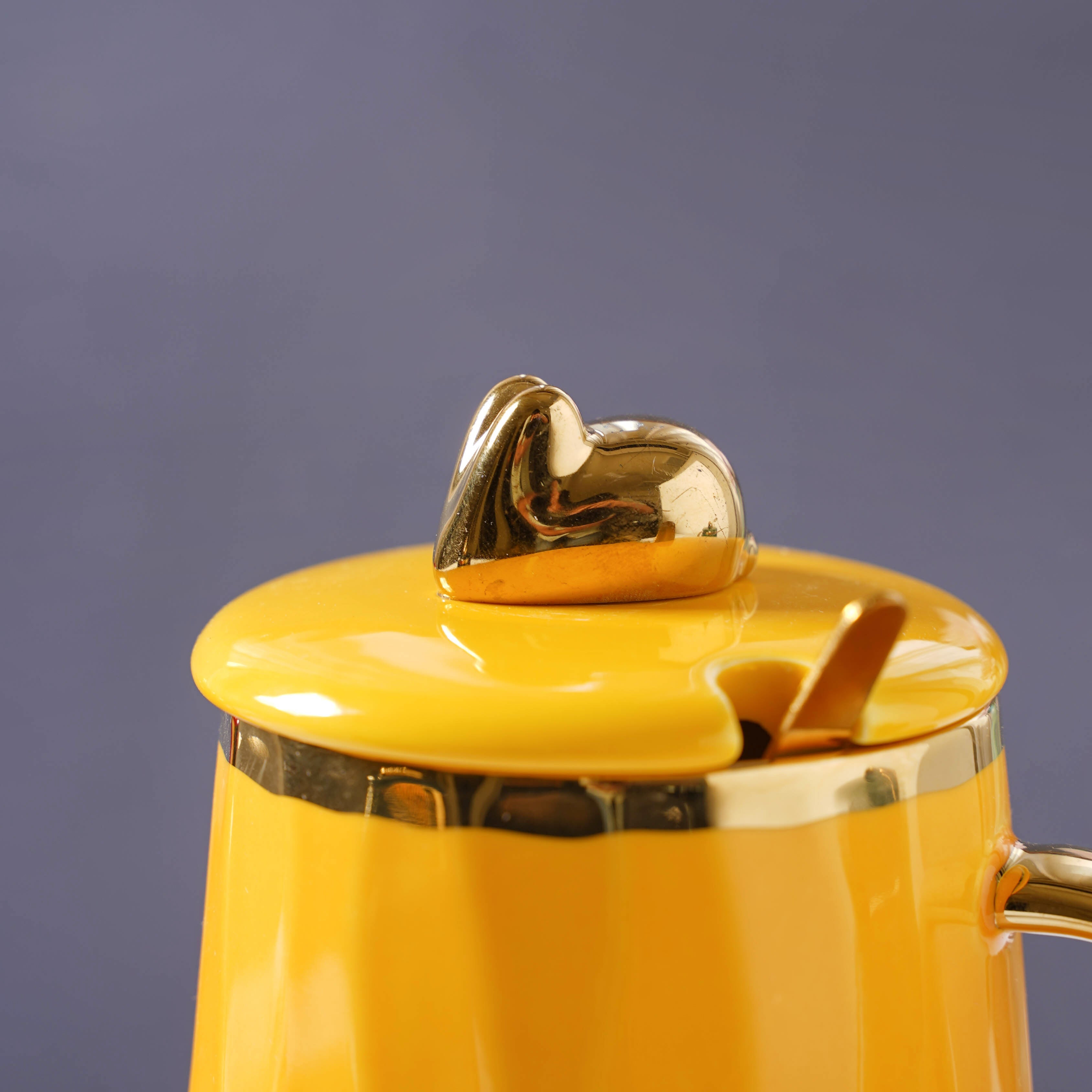 Mug With Gold Detail