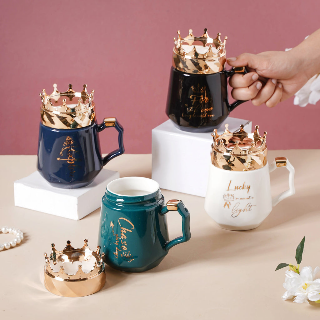 Mug With A Crown Lid