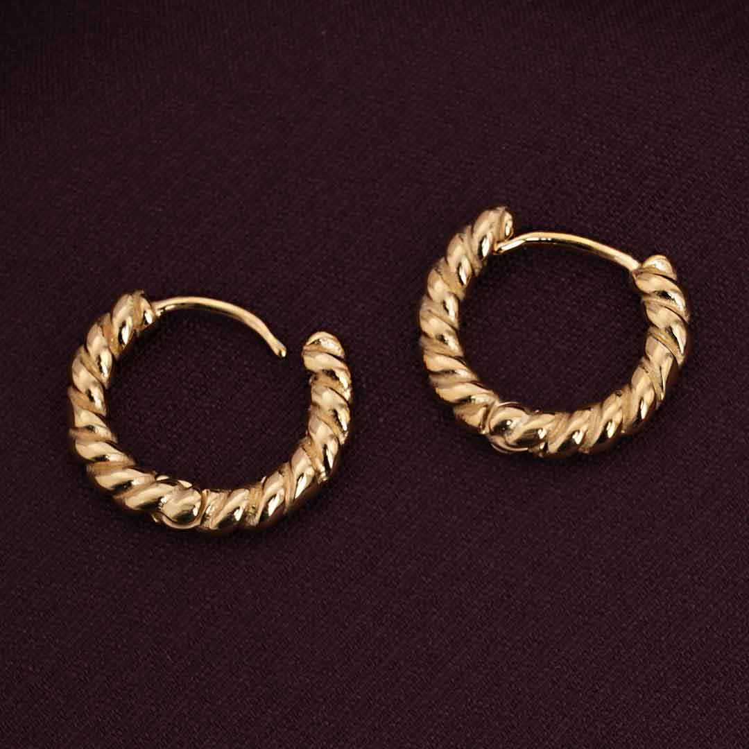 Classic Twisted Round Huggies