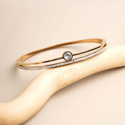 Women's Exquisite 18K Gold-Plated Bracelet with Stones