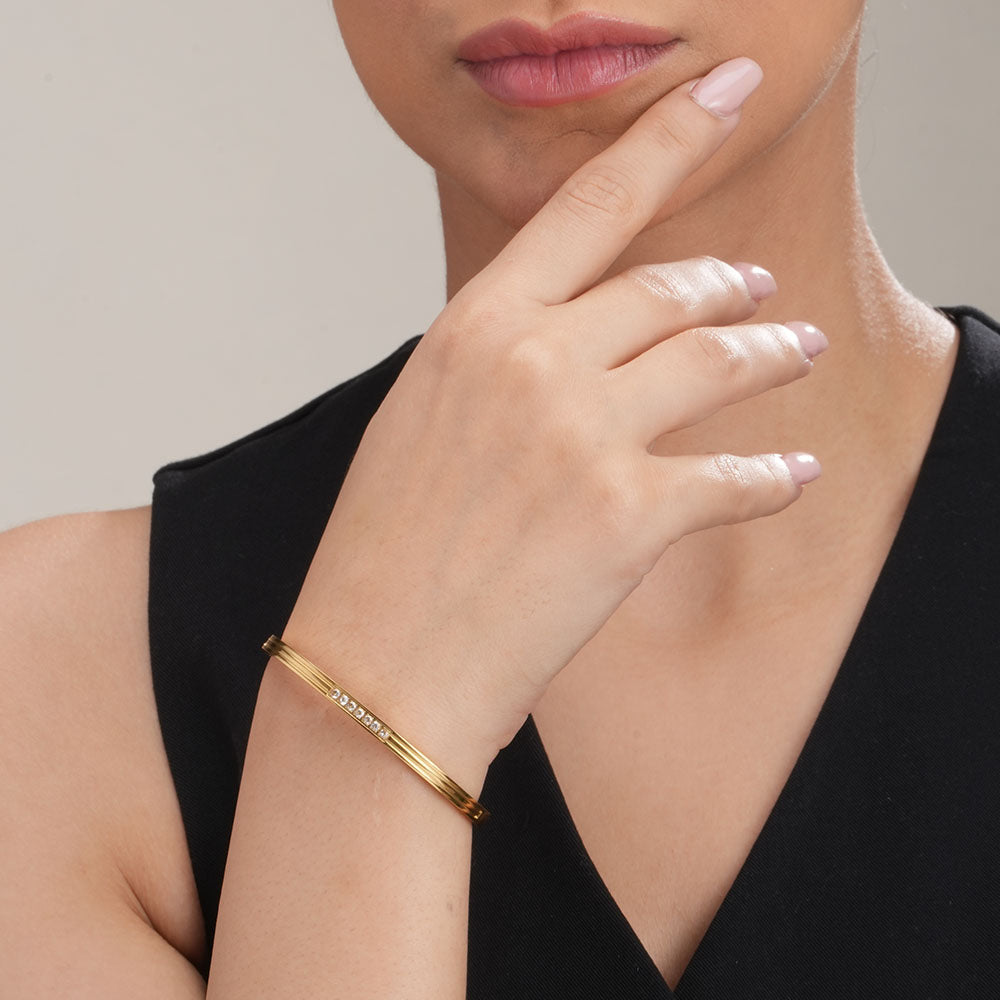 Diamond Allure Bangle Bracelet & Sparkling Hearts Gold Necklace Combo Set