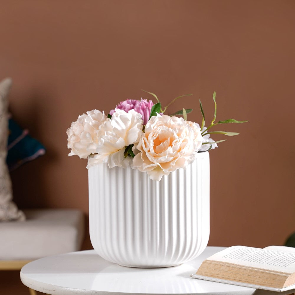 Oat White Ribbed Flower Pot