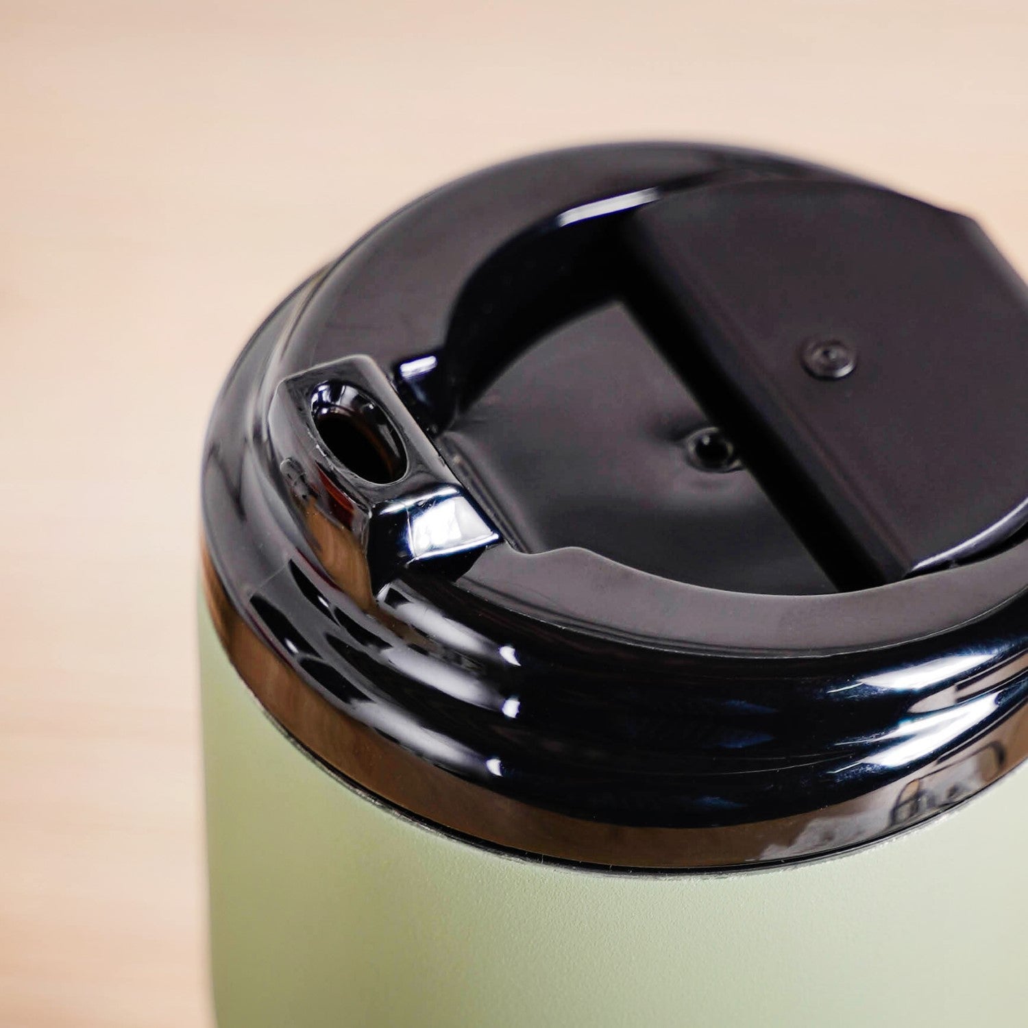 Brewster Grande Vacuum Copper Insulated Travel Flask Seaweed Green 590ml