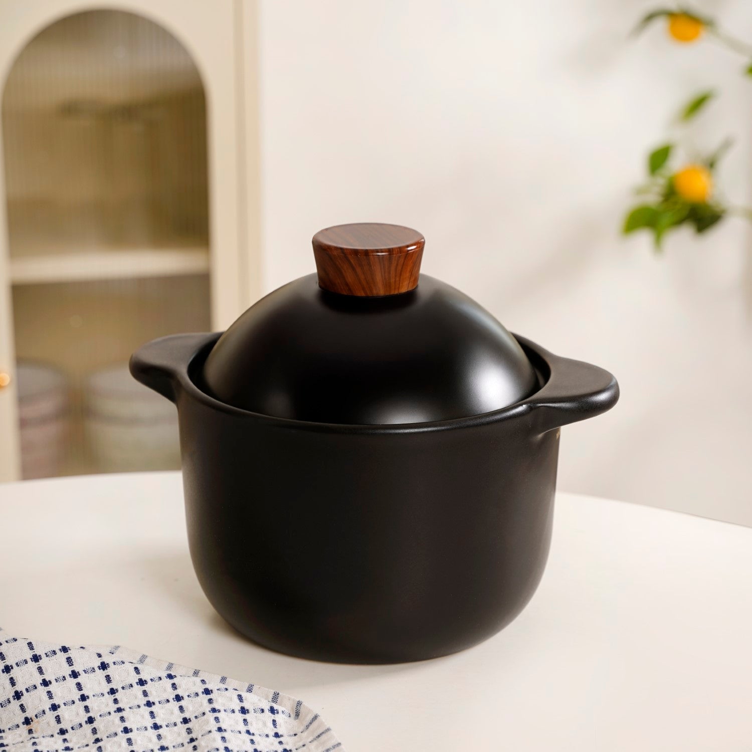 Maison Black Ceramic Cooking Pot With Lid 3700ml