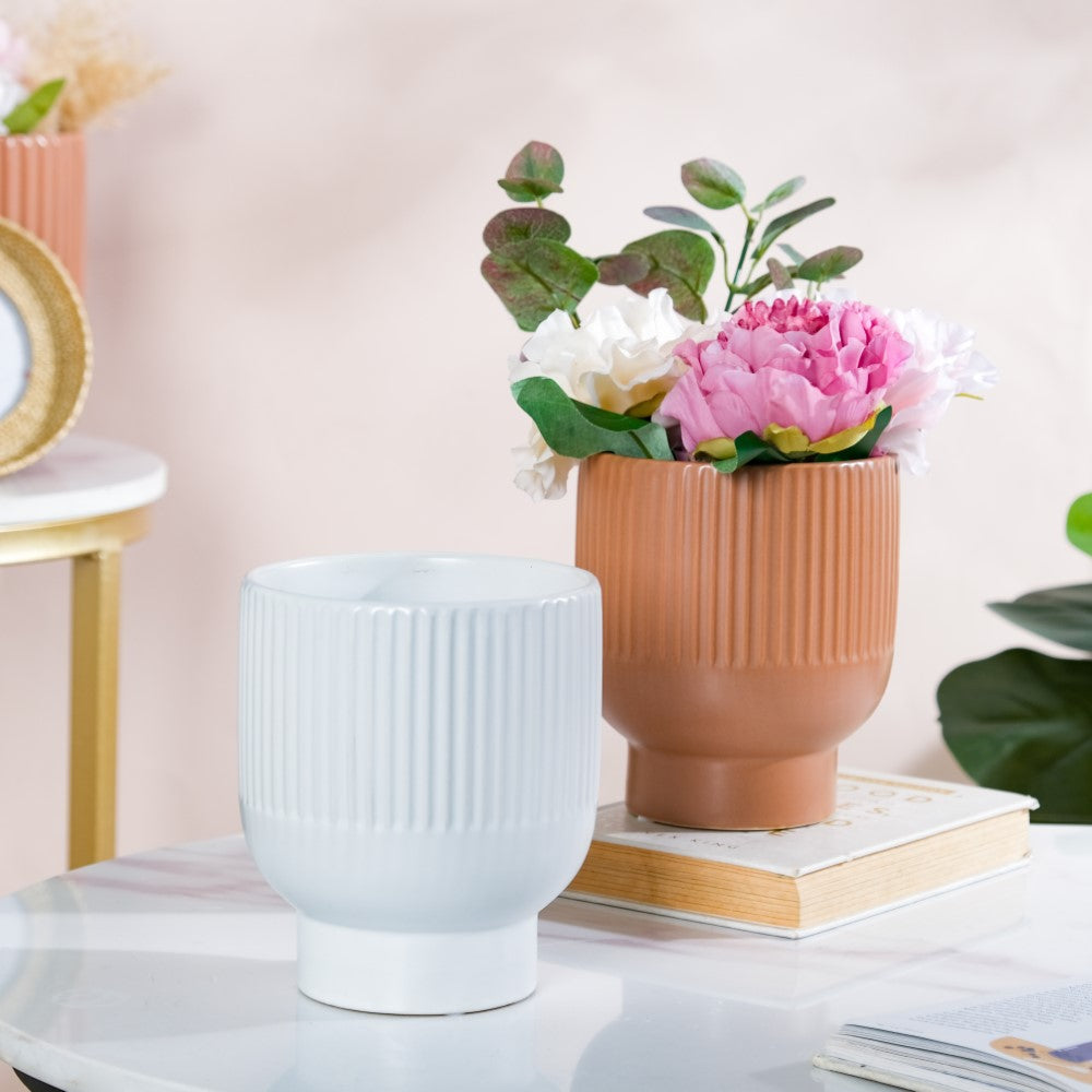 Nordic Ribbed Ceramic White Vase With Stand