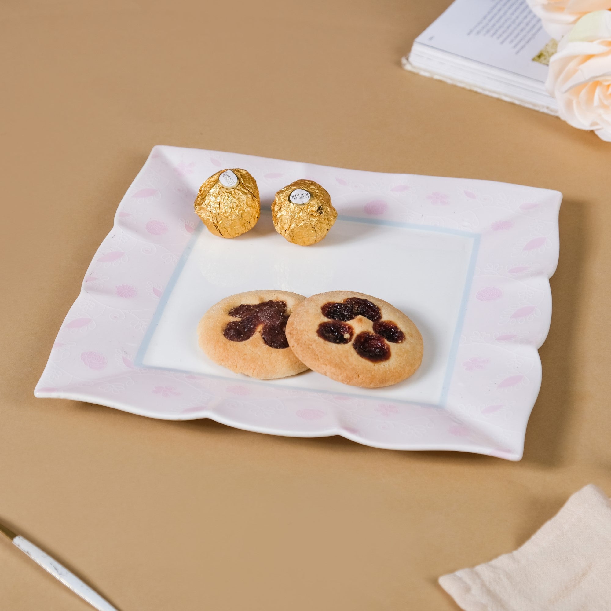 Riona Ceramic Platter White And Pink 9 Inch