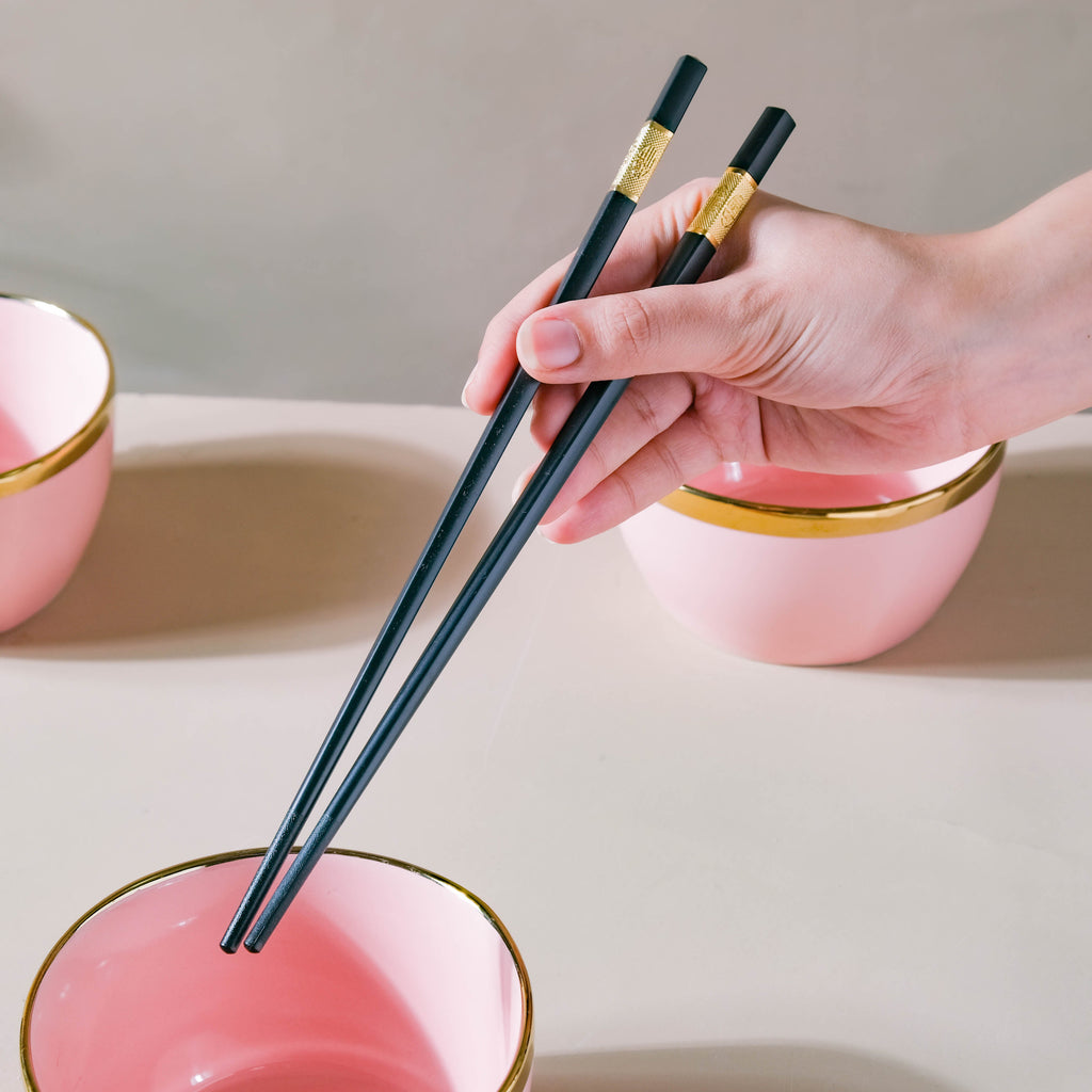 Petunia Pink Snack Bowl Set Of 4 With Chopsticks And Soup Spoons